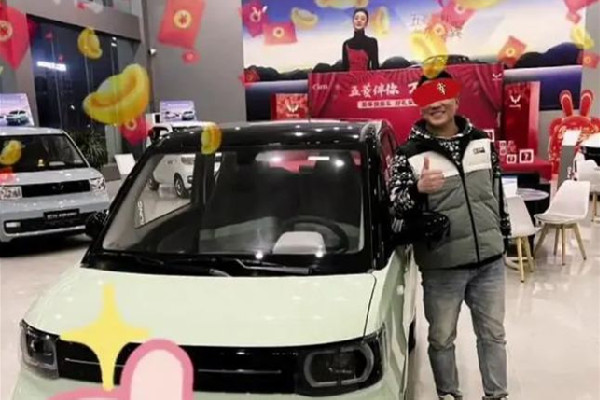 男子花兩千元套圈套中兩臺(tái)汽車 汽車過(guò)戶需要什么手續(xù)和多少費(fèi)用