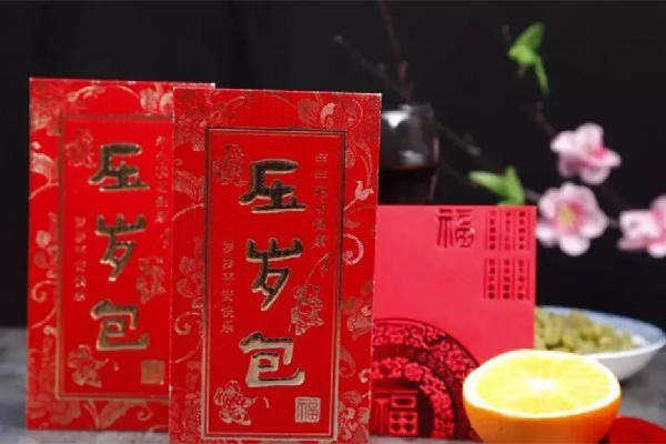 男孩用壓歲錢給媽媽買手機被罵 壓歲錢的意義和作用