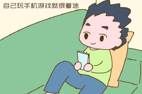 兒子沉迷手機(jī)爸爸逼他連玩17小時 孩子沉迷手機(jī)游戲怎么辦