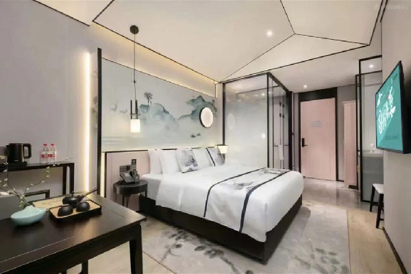酒店回應(yīng)成年子女不能與父母住標間 酒店標間可以住三個人嗎