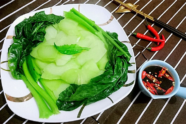 高?；貞?yīng)老人82元只買(mǎi)倆素菜 素菜吃多了會(huì)不會(huì)胖