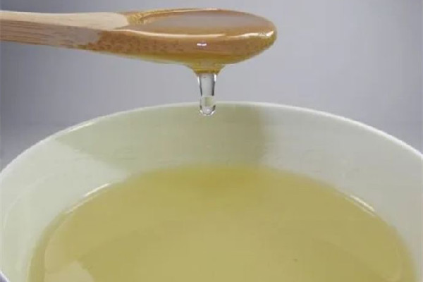 槐花蜜會(huì)有一點(diǎn)酸的感覺嗎 槐花蜜會(huì)分層嗎