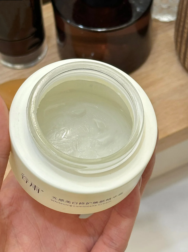 美白淡斑效果好的護(hù)膚品！解鎖肌膚煥白的護(hù)膚好物