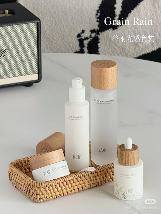 妝前用這對(duì) CP，帶妝 8 小時(shí)不暗沉不斑駁！直男都夸皮膚會(huì)發(fā)光